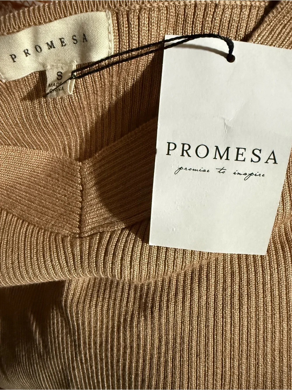 Promesa Ribbed V-Neck Long Sleeve Crop Top - Tan